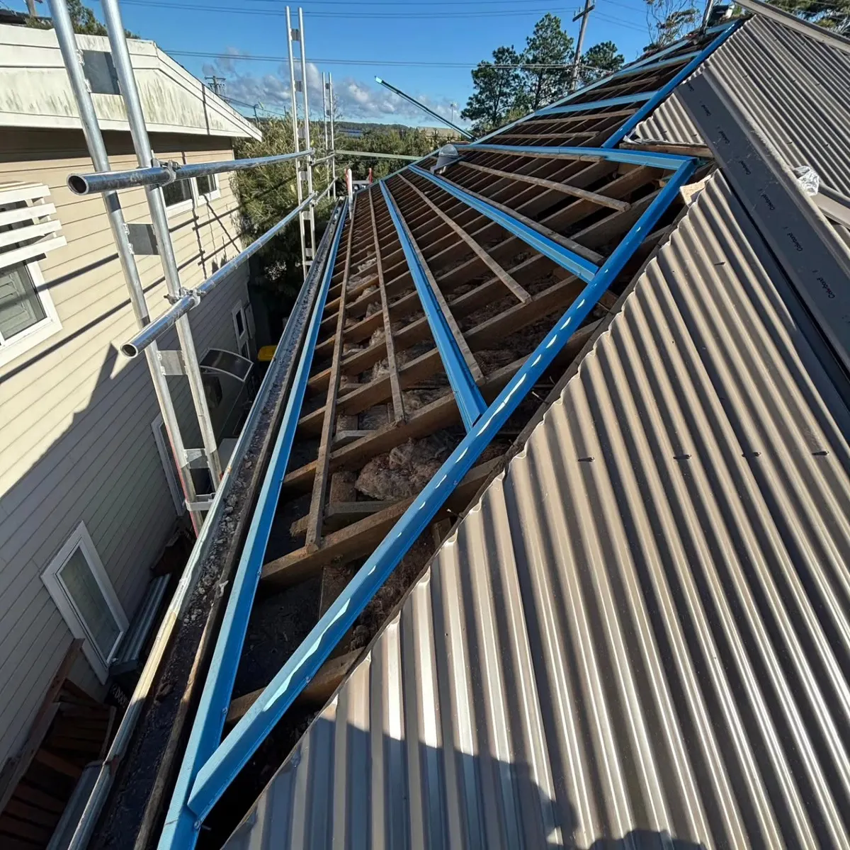 New steel battens fixed over the roof frame